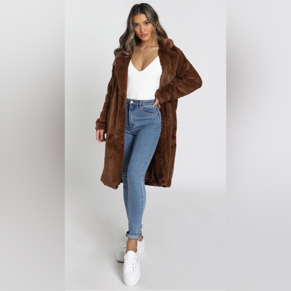 WARM AND COSY COAT IN CHOCOLATE - Picture 2 of 11